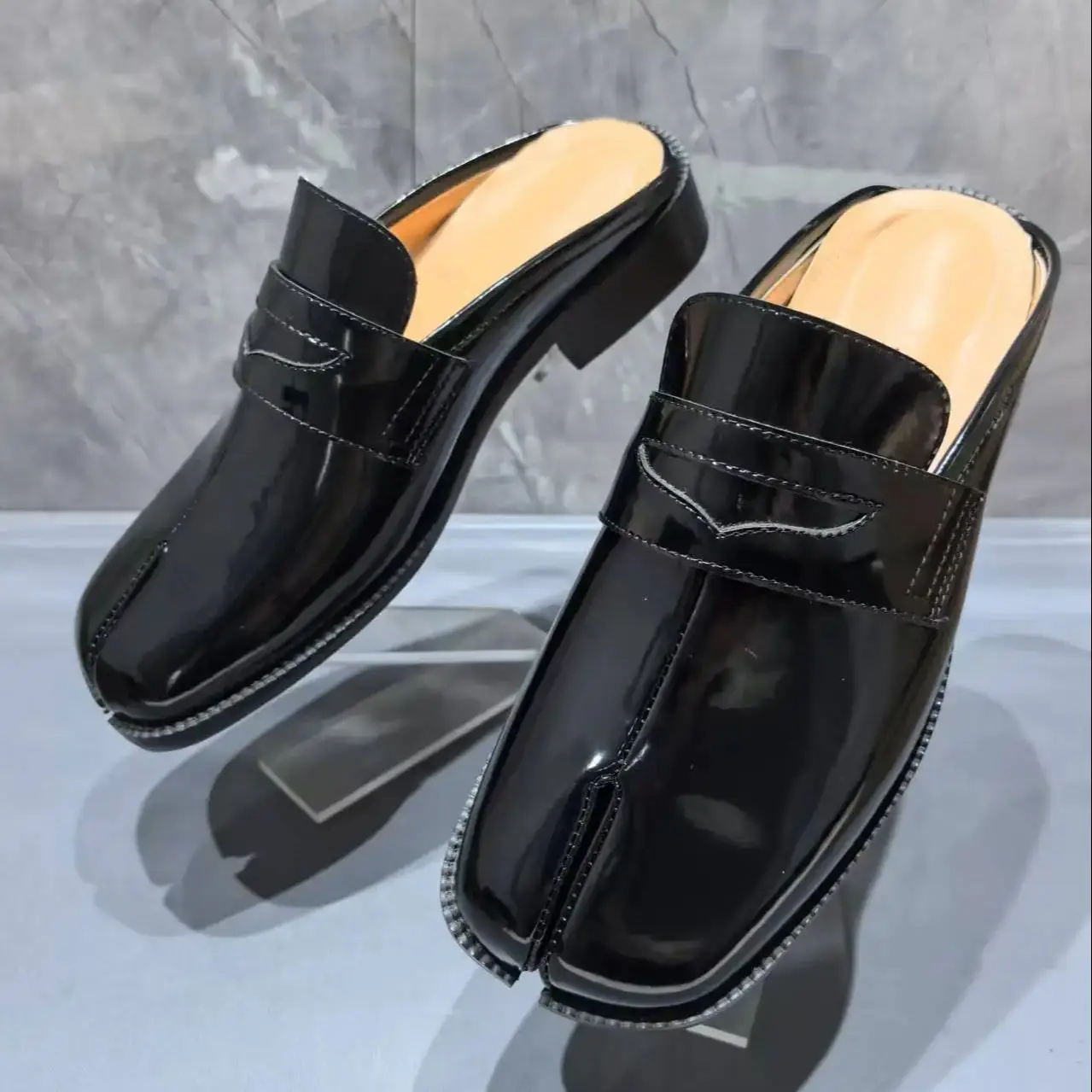 Split Toe Tabi Men's Slippers  - đánh giá và giá Men'S Shoes With Toes