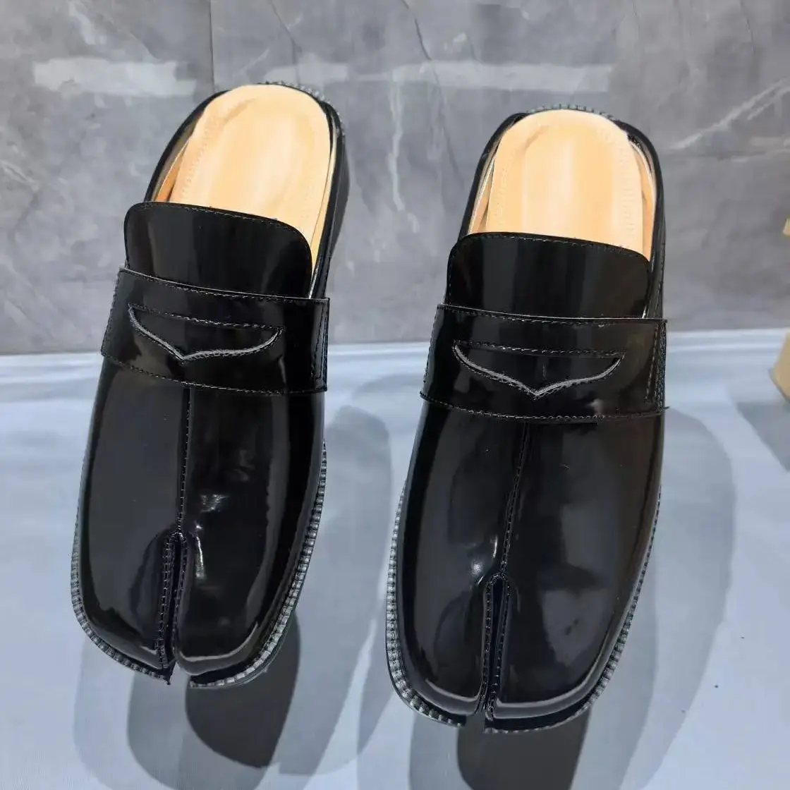 Split Toe Tabi Men's Slippers  - đánh giá và giá Men'S Shoes With Toes